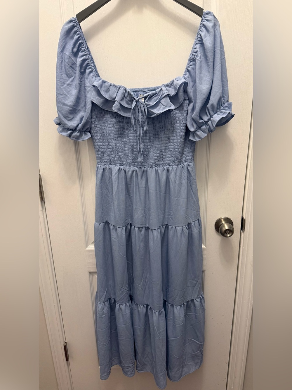 Francesca’s Blue Smocked Puff Sleeve Midi Dress Cottagecore Size Large NWT - Picture 3 of 7